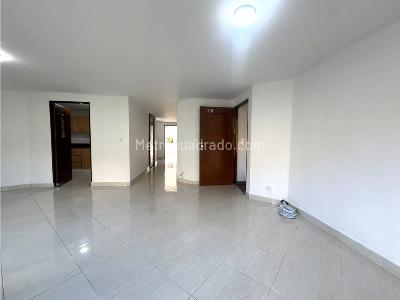 Apartamento de 3 alcobas en arriendo en Laureles, Medellín, 126 m² · foto 3 de 20