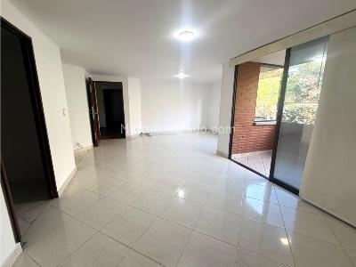 Apartamento de 3 alcobas en arriendo en Laureles, Medellín, 126 m² · foto 9 de 20