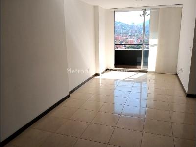 Apartamento de 3 alcobas en venta en Altos De Misael, Envigado, 75 m² · foto 3 de 20