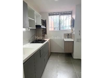 Apartamento de 3 alcobas en venta en El Rincón, Medellín, 57 m² · foto 2 de 12