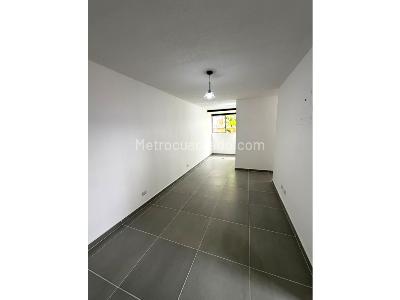Apartamento de 3 alcobas en venta en El Rincón, Medellín, 57 m² · foto 4 de 12