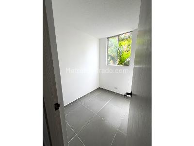 Apartamento de 3 alcobas en venta en El Rincón, Medellín, 57 m² · foto 5 de 12
