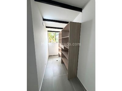 Apartamento de 3 alcobas en venta en El Rincón, Medellín, 57 m² · foto 7 de 12