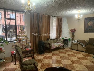 Casa de 5 alcobas en venta en El Batán, Bogotá, 171 m² · foto 2 de 20