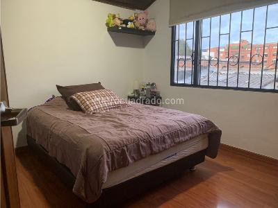 Casa de 5 alcobas en venta en El Batán, Bogotá, 171 m² · foto 16 de 20