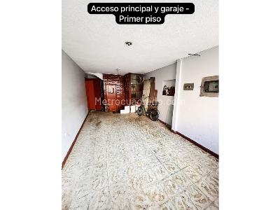 Casa de 5 alcobas en venta en La Laguna, Bogotá, 175 m² · foto 2 de 20