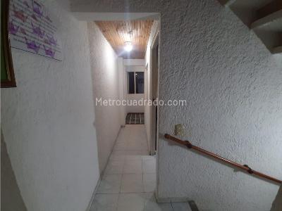 Casa de 5 alcobas en venta en Aures Etapa Ii, Bogotá, 47 m² · foto 10 de 11