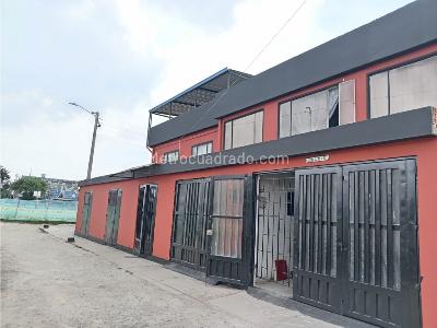 Casa de 5 alcobas en venta en Kennedy Central, Bogotá, 151 m² · foto 2 de 2