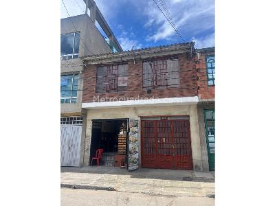 Casa de 5 alcobas en venta en Estados Unidos, Bogotá, 119 m² · foto 1 de 12
