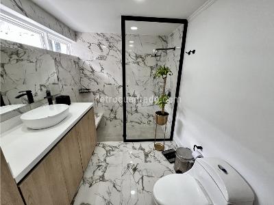 Casa de 4 alcobas en venta en Cerros De Niza, Bogotá, 361 m² · foto 13 de 20