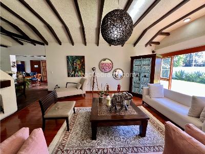 Casa de 4 alcobas en venta en Cerros De Niza, Bogotá, 361 m² · foto 4 de 20