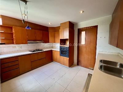 Apartamento en venta en Santa Barbara, Bogotá · foto 6 de 20