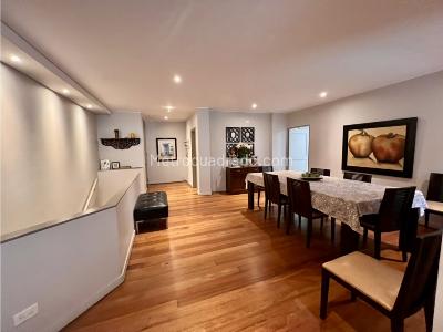 Apartamento de 3 alcobas en venta en El Retiro, Bogotá, 183 m² · foto 3 de 17