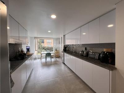 Apartamento de 3 alcobas en venta en El Retiro, Bogotá, 183 m² · foto 7 de 17