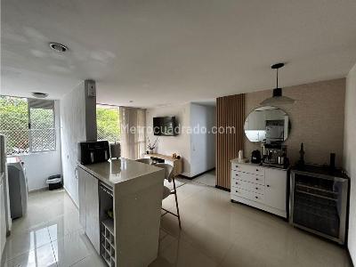 Apartamento en venta en Itagui, Itagüí · foto 3 de 13