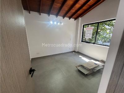 Casa de 2 alcobas en arriendo en La Castellana, Medellín, 200 m² · foto 2 de 16