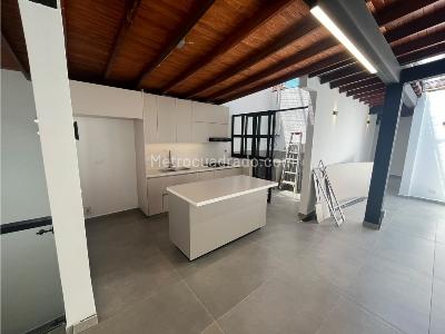 Casa de 2 alcobas en arriendo en La Castellana, Medellín, 200 m² · foto 4 de 16