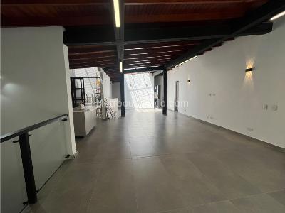 Casa de 2 alcobas en arriendo en La Castellana, Medellín, 200 m² · foto 5 de 16