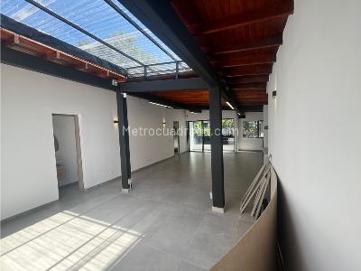 Casa de 2 alcobas en arriendo en La Castellana, Medellín, 200 m² · foto 6 de 16