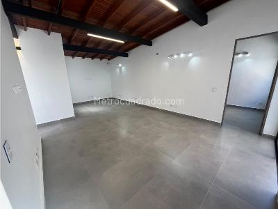 Casa de 2 alcobas en arriendo en La Castellana, Medellín, 200 m² · foto 8 de 16