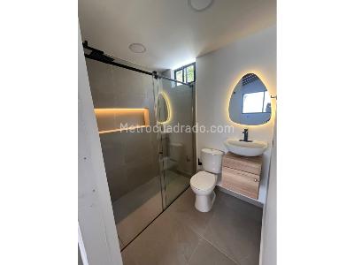 Casa de 2 alcobas en arriendo en La Castellana, Medellín, 200 m² · foto 10 de 16