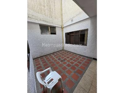 Casa de 4 alcobas en venta en Calasanz, Medellín, 272 m² · foto 13 de 15