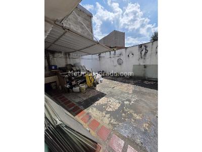 Casa de 4 alcobas en venta en Calasanz, Medellín, 272 m² · foto 3 de 15