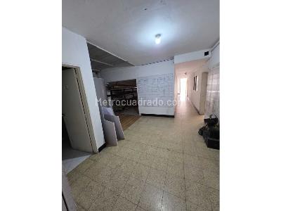 Casa de 4 alcobas en venta en Calasanz, Medellín, 272 m² · foto 7 de 15