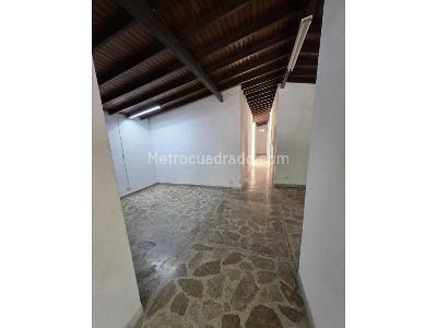 Casa de 4 alcobas en arriendo en El Velodromo, Medellín, 180 m² · foto 3 de 18