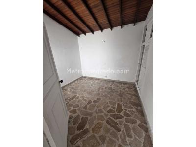 Casa de 4 alcobas en arriendo en El Velodromo, Medellín, 180 m² · foto 8 de 18