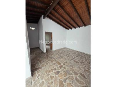 Casa de 4 alcobas en arriendo en El Velodromo, Medellín, 180 m² · foto 10 de 18