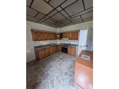 Casa de 4 alcobas en arriendo en El Velodromo, Medellín, 180 m² · foto 15 de 18