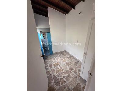 Casa de 4 alcobas en arriendo en El Velodromo, Medellín, 180 m² · foto 16 de 18