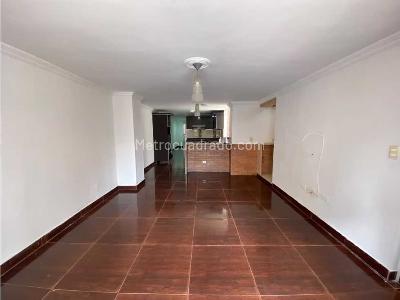 Apartamento de 3 alcobas en arriendo en La Castellana, Medellín, 130 m² · foto 3 de 15