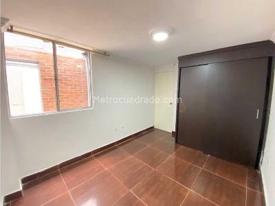 Apartamento de 3 alcobas en arriendo en La Castellana, Medellín, 130 m² · foto 7 de 15