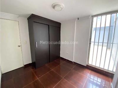 Apartamento de 3 alcobas en arriendo en La Castellana, Medellín, 130 m² · foto 9 de 15