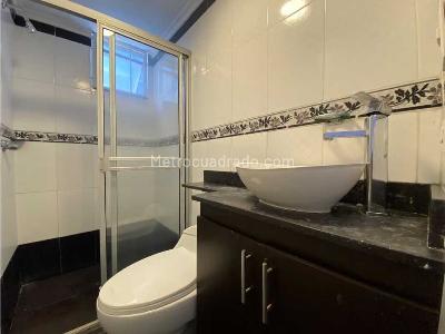 Apartamento de 3 alcobas en arriendo en La Castellana, Medellín, 130 m² · foto 10 de 15