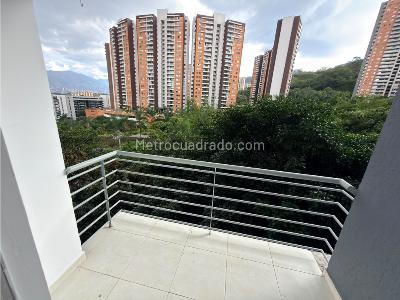 Apartamento de 2 alcobas en arriendo en Loma De Los Bernal, Medellín, 52 m² · foto 6 de 10
