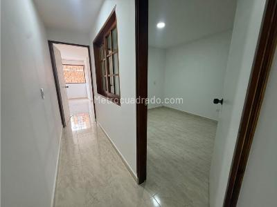 Apartamento de 2 alcobas en arriendo en La Floresta, Medellín, 72 m² · foto 5 de 12
