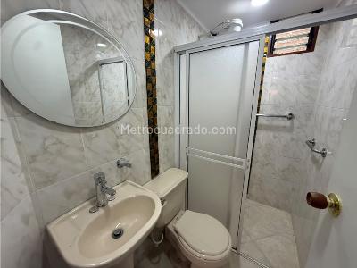 Apartamento de 2 alcobas en arriendo en La Floresta, Medellín, 72 m² · foto 6 de 12