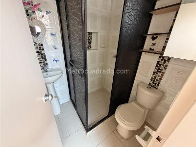 Casa de 5 alcobas en arriendo en Cristo Rey, Medellín, 150 m² · foto 8 de 13