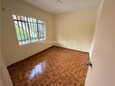 Casa de 5 alcobas en arriendo en Cristo Rey, Medellín, 150 m² · foto 9 de 13