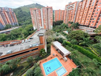 Apartamento de 3 alcobas en arriendo en Loma De Los Bernal, Medellín, 62 m² · foto 11 de 14