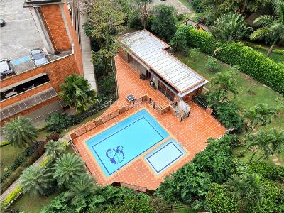 Apartamento de 3 alcobas en arriendo en Loma De Los Bernal, Medellín, 62 m² · foto 13 de 14
