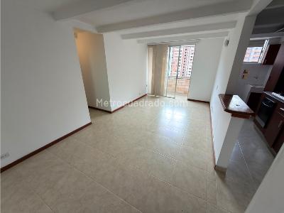 Apartamento de 3 alcobas en arriendo en Loma De Los Bernal, Medellín, 62 m² · foto 3 de 14
