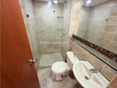 Apartamento de 3 alcobas en arriendo en Loma De Los Bernal, Medellín, 62 m² · foto 5 de 14