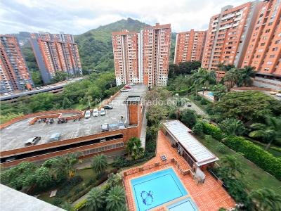 Apartamento de 3 alcobas en arriendo en Loma De Los Bernal, Medellín, 62 m² · foto 6 de 14