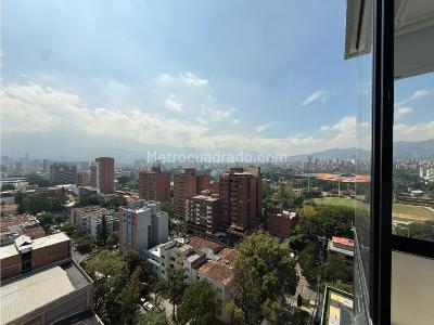 Apartamento de 3 alcobas en arriendo en Los Colores, Medellín, 74 m² · foto 13 de 17