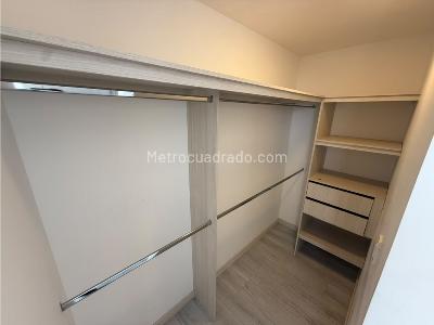 Apartamento de 3 alcobas en arriendo en Los Colores, Medellín, 74 m² · foto 15 de 17