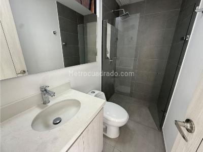 Apartamento de 3 alcobas en arriendo en Los Colores, Medellín, 74 m² · foto 17 de 17